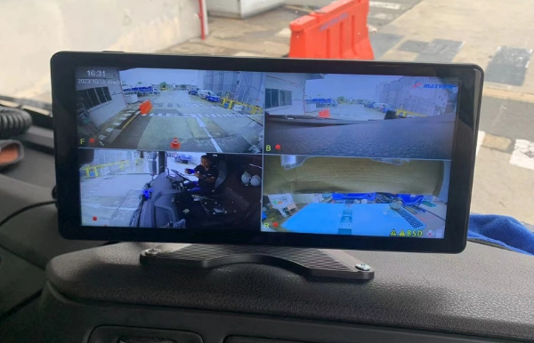 Vehicle HD Monitor with IPS screen